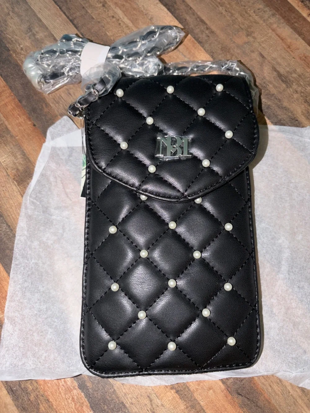 Badgley Mischka Black Quilted Pearl-Accent Phone Pouch NEW WITH TAGS!